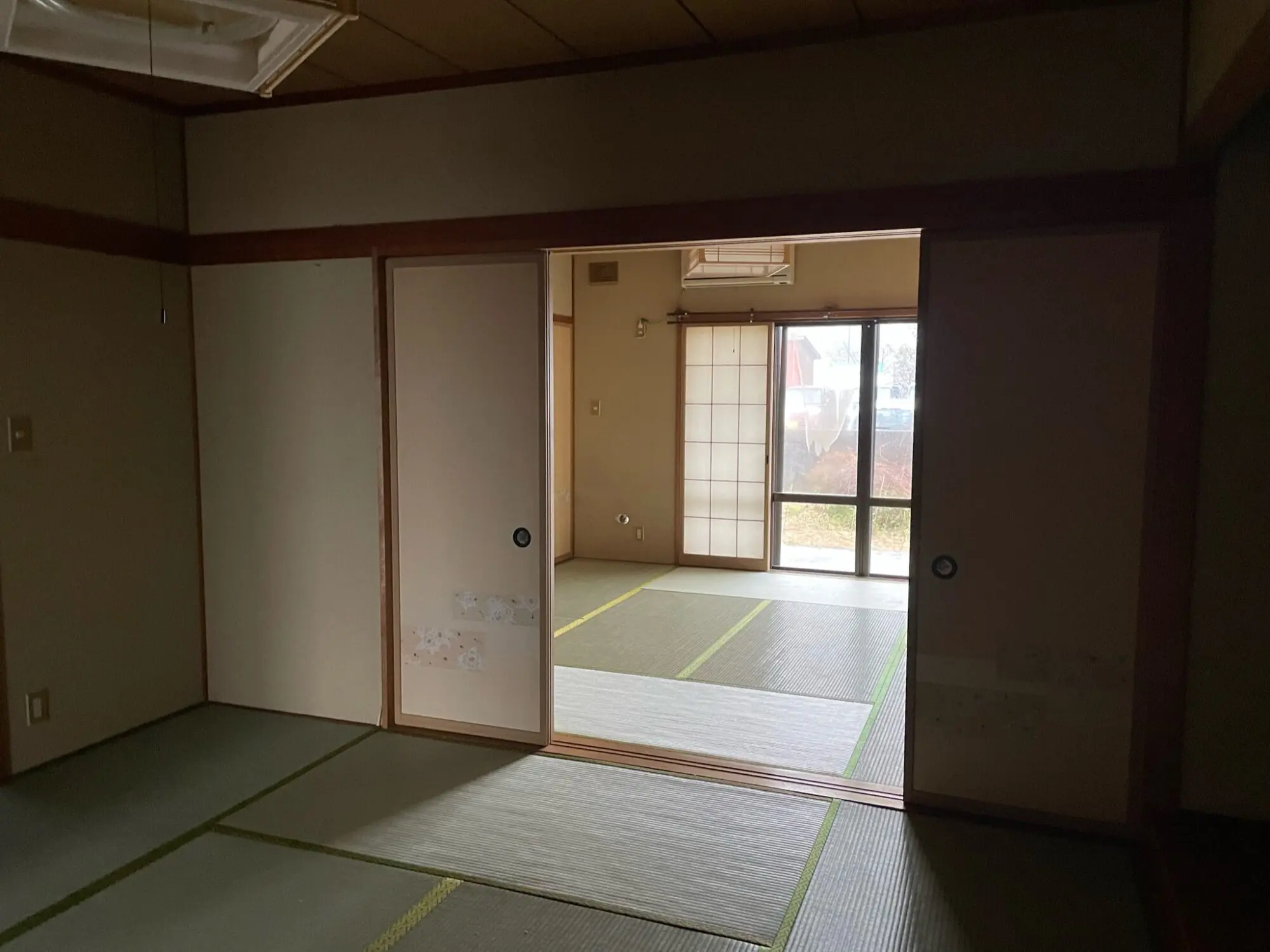 空間と自然光の抜けで開放感を実現